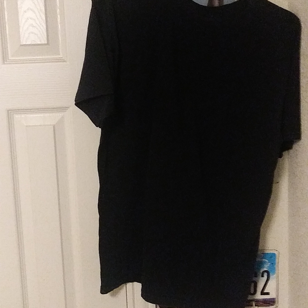 Tee 👕 - Picture 3 of 3